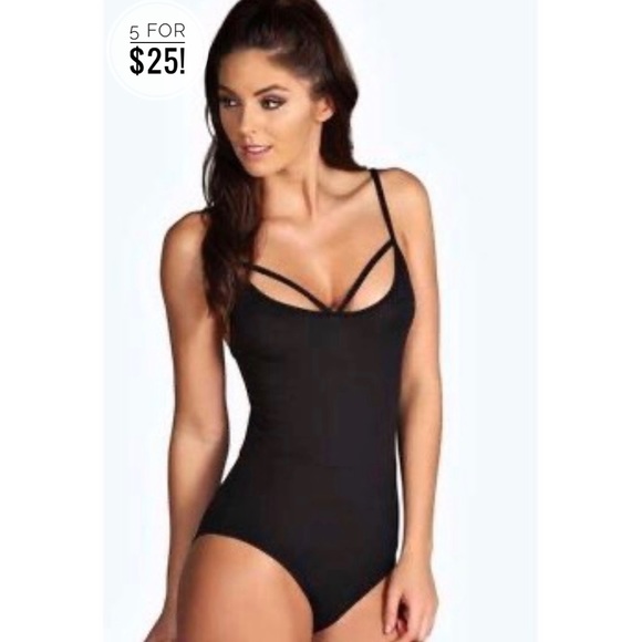 Boohoo Tops - 5/$25✨ boohoo Black Strappy Front Bodysuit - Small